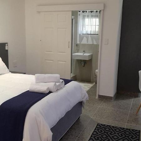 The Wishing Well Guest House Self-Catering Port Edward Buitenkant foto