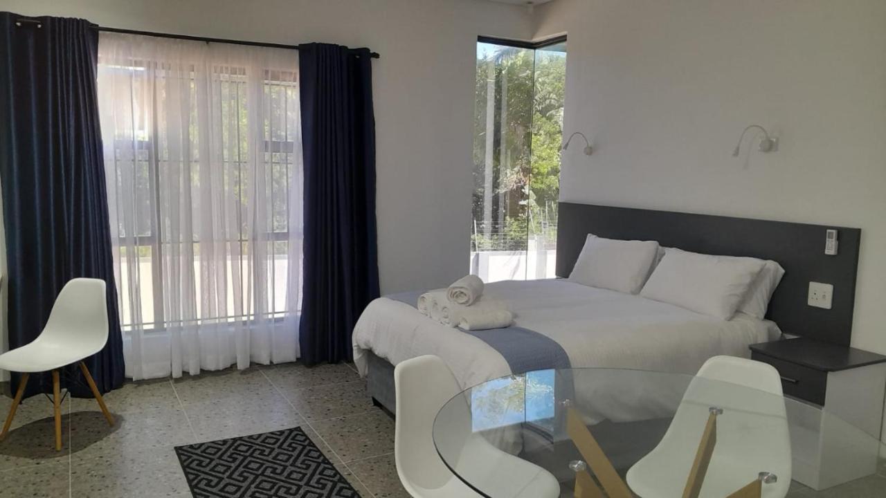 The Wishing Well Guest House Self-Catering Port Edward Buitenkant foto